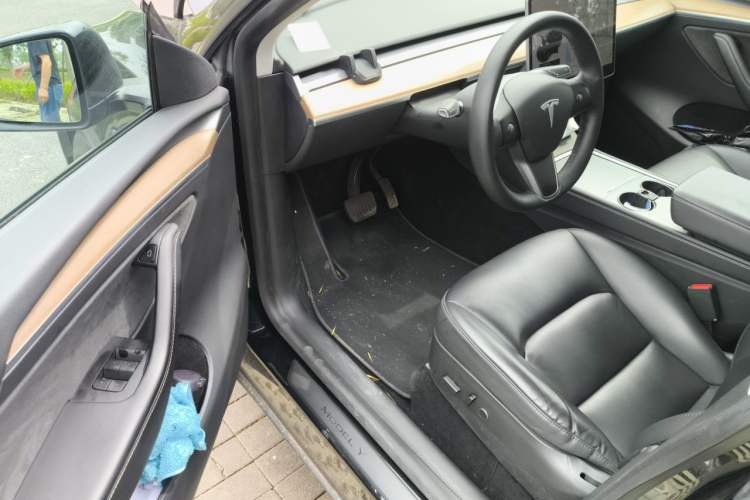 Used Tesla Model Y 2021 Standard Range Rear-Wheel Drive Version Driver Seat