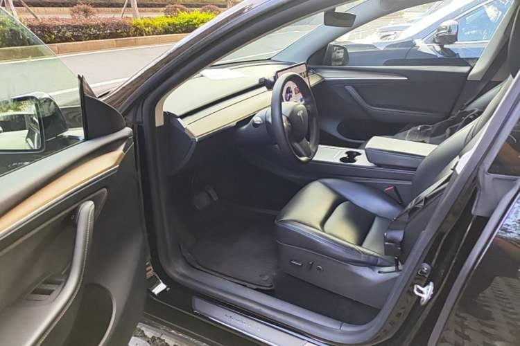 Used Tesla Model Y 2021 Standard Range Rear-Wheel Drive Version Driver Seat