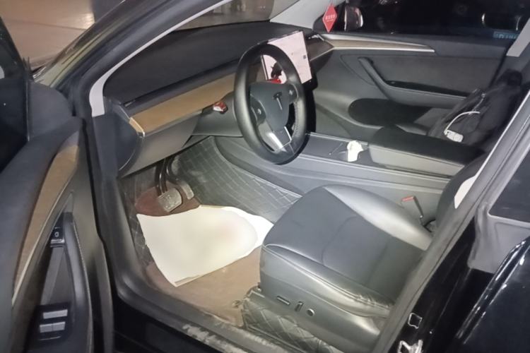 Used Tesla Model Y 2021 Long-Range All-Wheel-Drive Version 3D7 Driver Seat