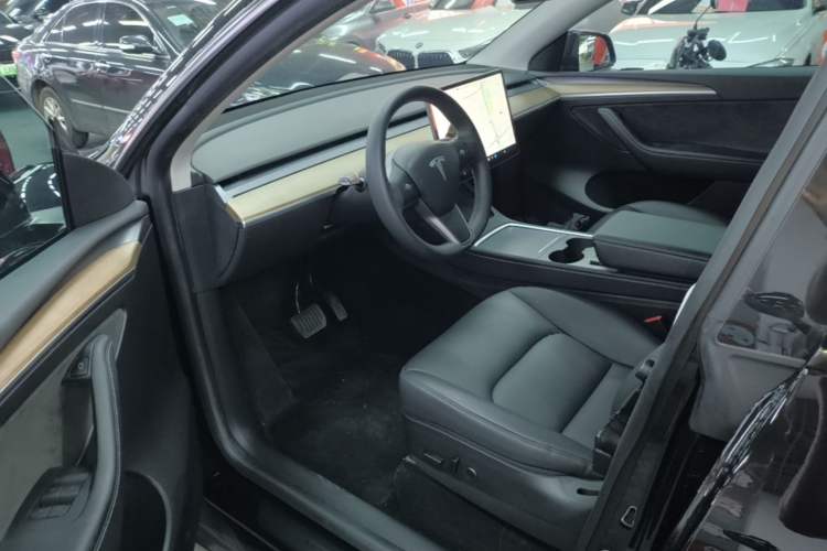 Used Tesla Model Y 2021 Standard Range Rear-Wheel Drive Version Driver Seat