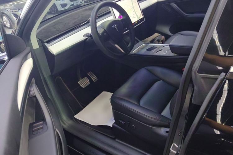 Used Tesla Model Y 2021 Long-Range All-Wheel-Drive Version 3D7 Driver Seat