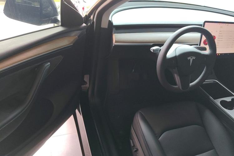 Used Tesla Model Y 2021 Long-Range All-Wheel-Drive Version 3D7 Driver Seat