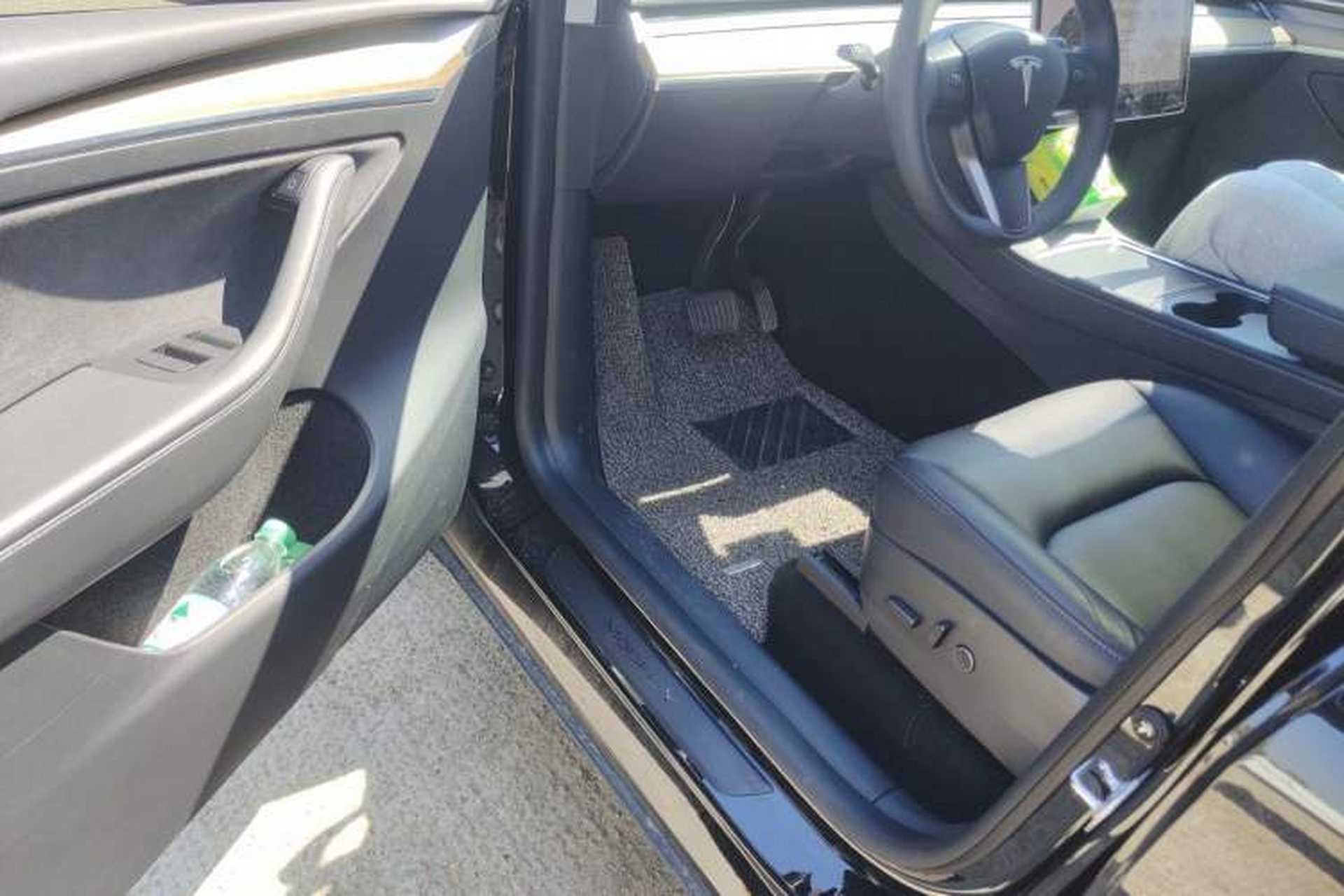 Used Tesla Model Y 2021 Long-Range All-Wheel-Drive Version 3D7 Driver Seat