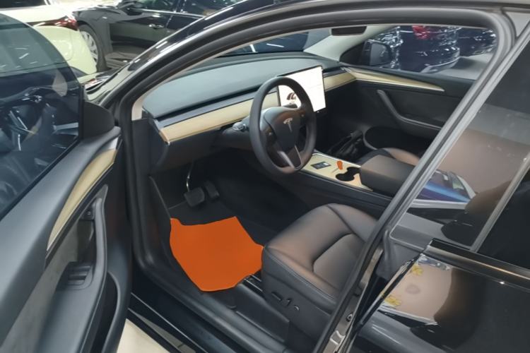 Used Tesla Model Y 2021 Standard Range Rear-Wheel Drive Version Driver Seat