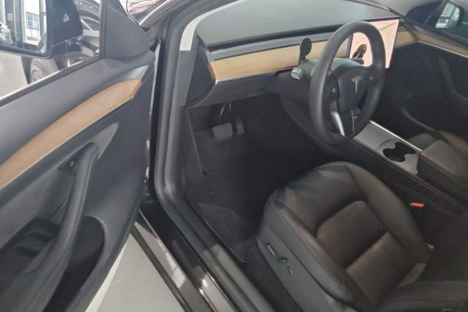 Used Tesla Model Y 2021 Long-Range All-Wheel-Drive Version Driver Seat
