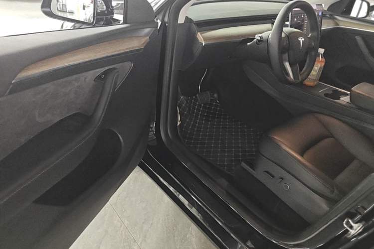 Used Tesla Model Y 2021 Revised Version 2 Long-Range All-Wheel-Drive Edition Driver Seat