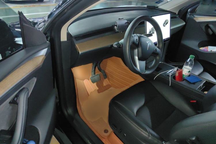 Used Tesla Model Y 2021 Long-Range All-Wheel-Drive Version Driver Seat