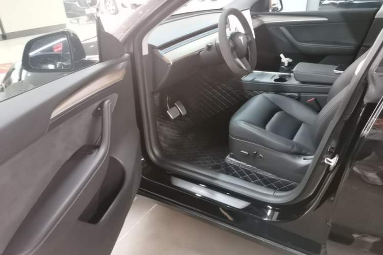 Used Tesla Model Y 2021 Standard Range Rear-Wheel Drive Version Driver Seat