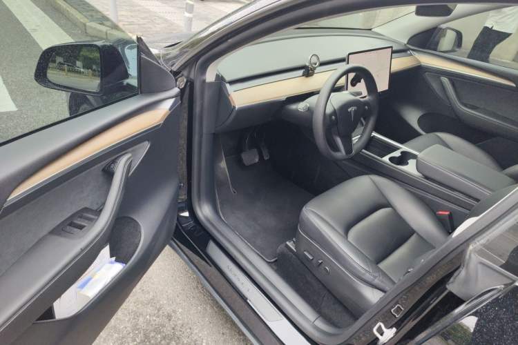 Used Tesla Model Y 2021 Standard Range Rear-Wheel Drive Version Driver Seat