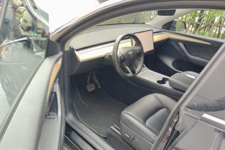 Used Tesla Model Y 2021 Standard Range Rear-Wheel Drive Version Driver Seat