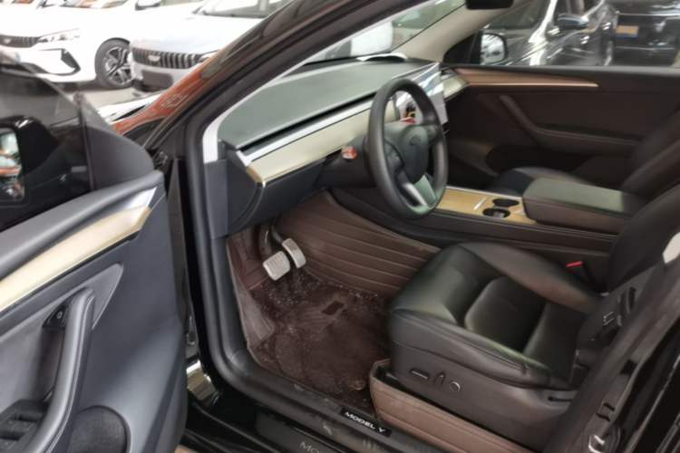 Used Tesla Model Y 2021 Standard Range Rear-Wheel Drive Version Driver Seat