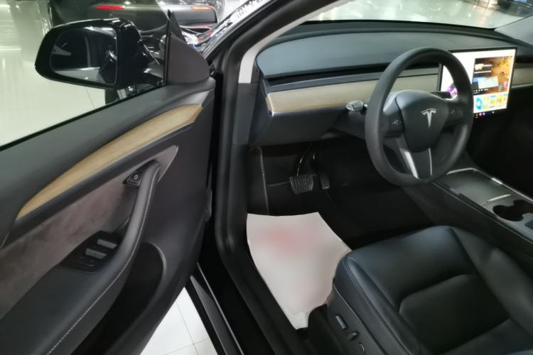 Used Tesla Model Y 2021 Long-Range All-Wheel-Drive Version 3D7 Driver Seat