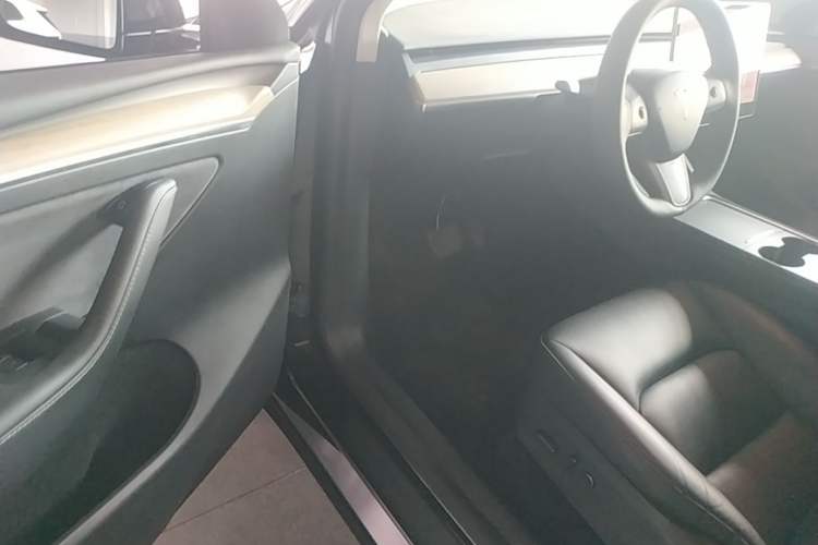 Used Tesla Model Y 2021 Long-Range All-Wheel-Drive Version 3D7 Driver Seat