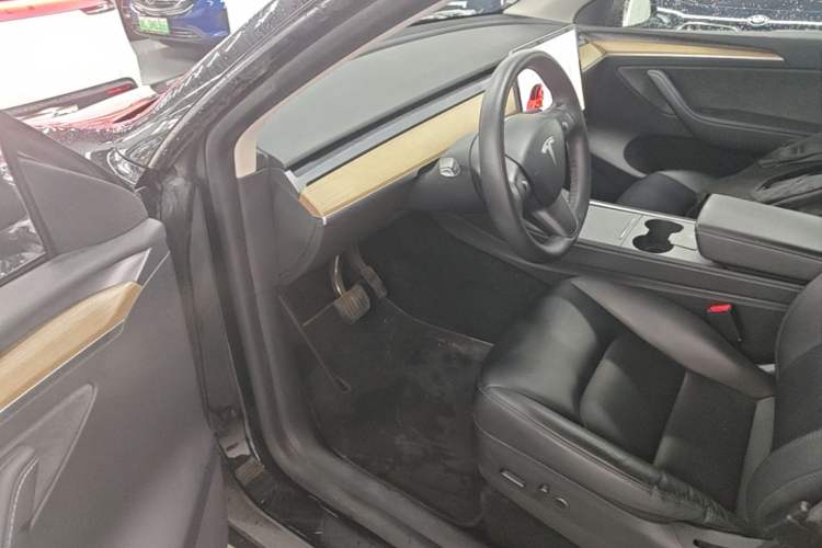 Used Tesla Model Y 2021 Standard Range Rear-Wheel Drive Version Driver Seat