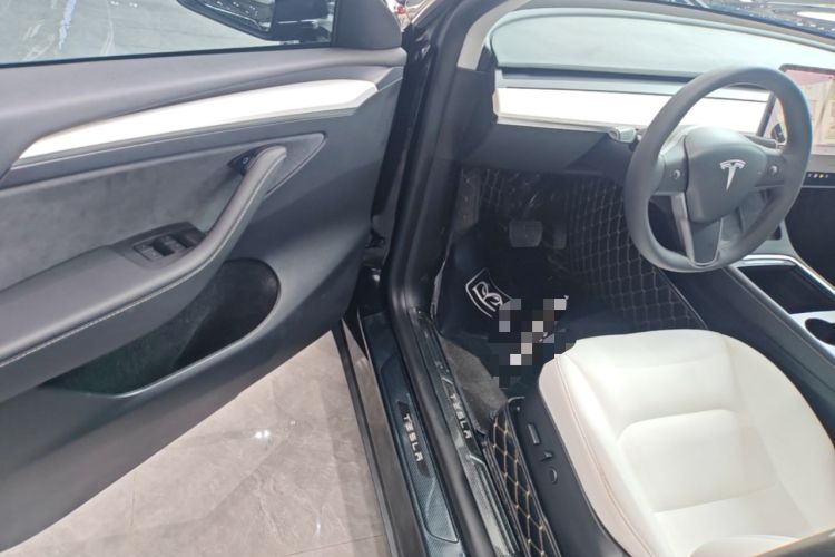 Used Tesla Model Y 2021 Long-Range All-Wheel-Drive Version 3D7 Driver Seat