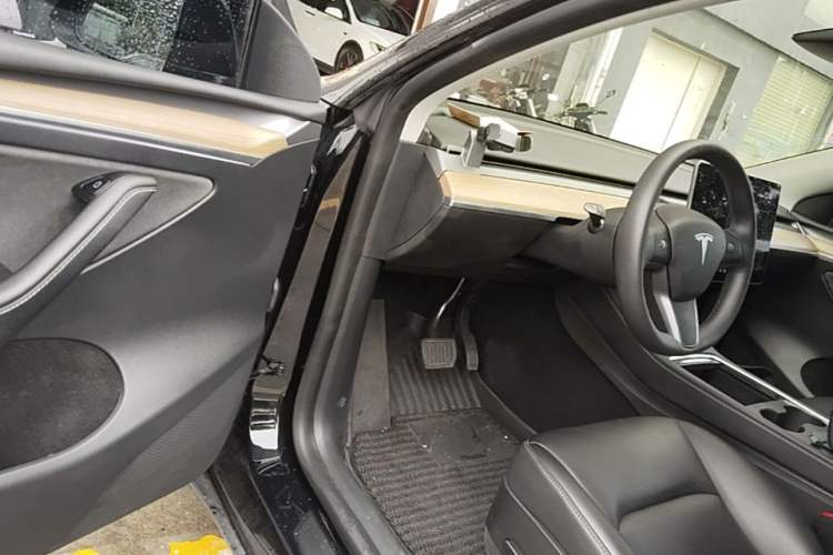 Used Tesla Model Y 2021 Standard Range Rear-Wheel Drive Version Driver Seat
