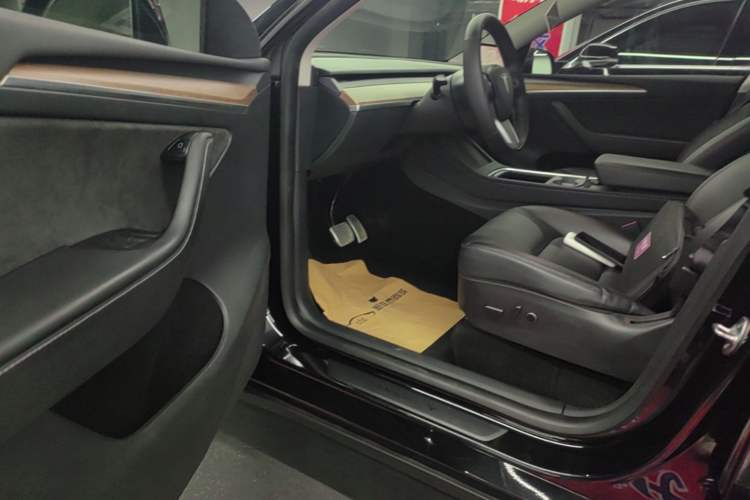 Used Tesla Model Y 2021 Standard Range Rear-Wheel Drive Version Driver Seat