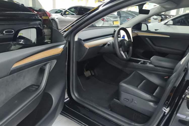 Used Tesla Model Y 2021 Standard Range Rear-Wheel Drive Version Driver Seat