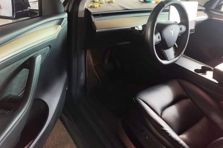 Used Tesla Model Y 2021 Standard Range Rear-Wheel Drive Version Driver Seat