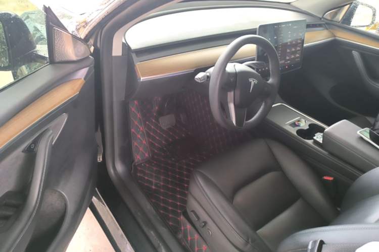 Used Tesla Model Y 2021 Standard Range Rear-Wheel Drive Version Driver Seat