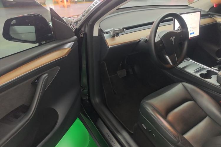 Used Tesla Model Y 2021 Long-Range All-Wheel-Drive Version 3D7 Driver Seat