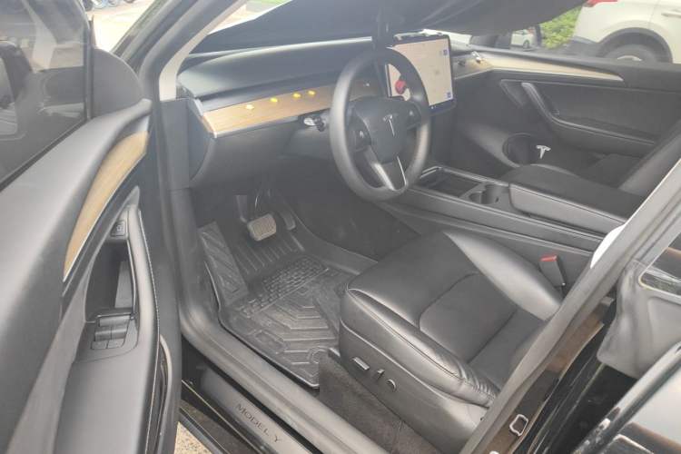 Used Tesla Model Y 2021 Standard Range Rear-Wheel Drive Version Driver Seat