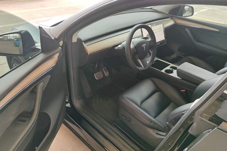 Used Tesla Model Y 2021 Standard Range Rear-Wheel Drive Version Driver Seat