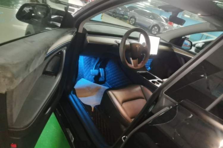 Used Tesla Model Y 2021 Long-Range All-Wheel-Drive Version Driver Seat