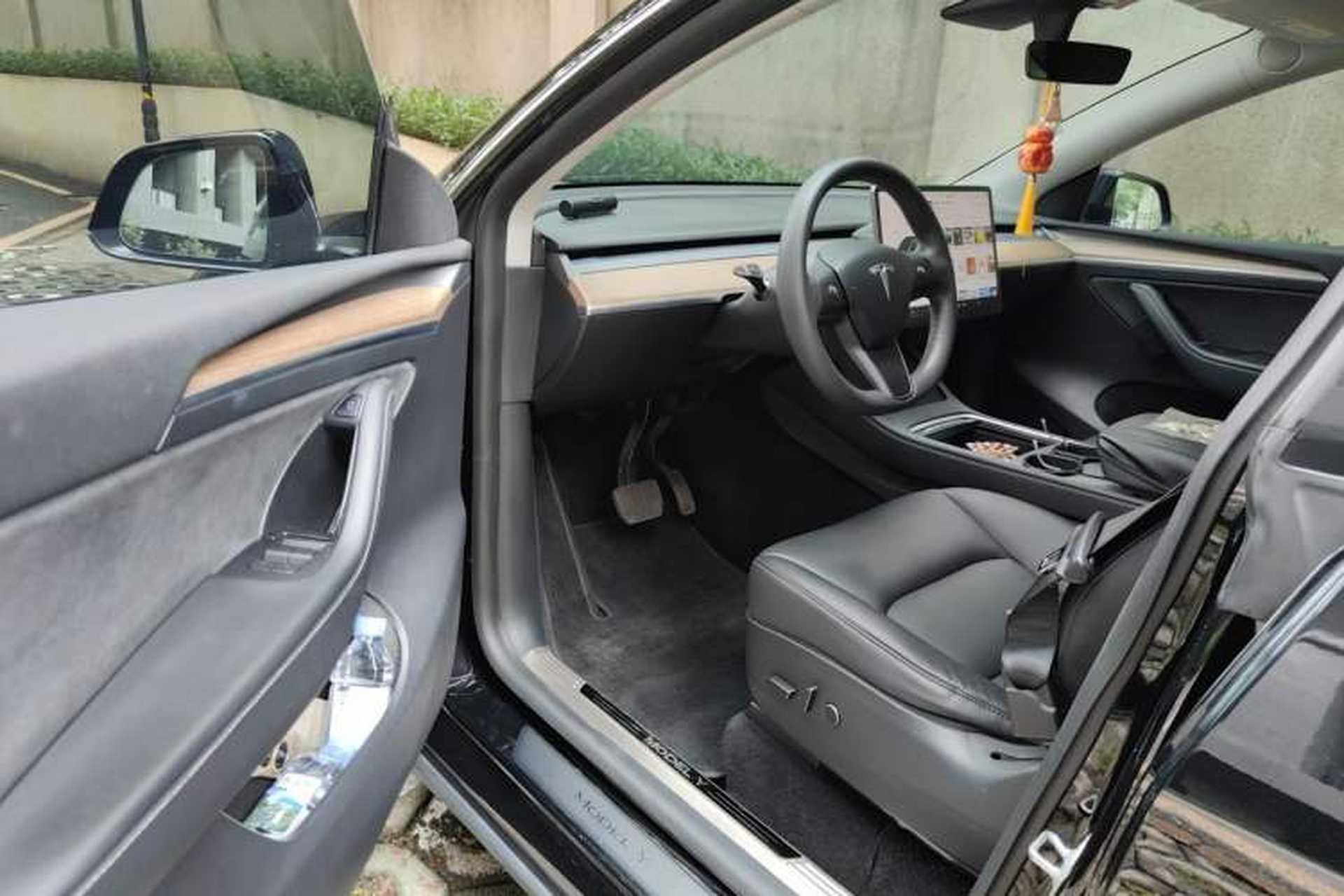 Used Tesla Model Y 2021 Standard Range Rear-Wheel Drive Version Driver Seat