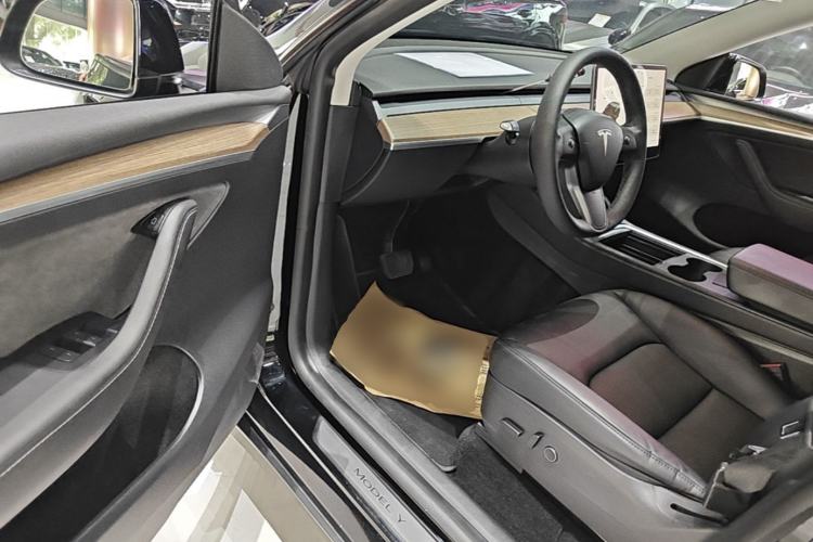 Used Tesla Model Y 2021 Standard Range Rear-Wheel Drive Version Driver Seat