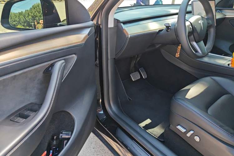 Used Tesla Model Y 2021 Standard Range Rear-Wheel Drive Version Driver Seat