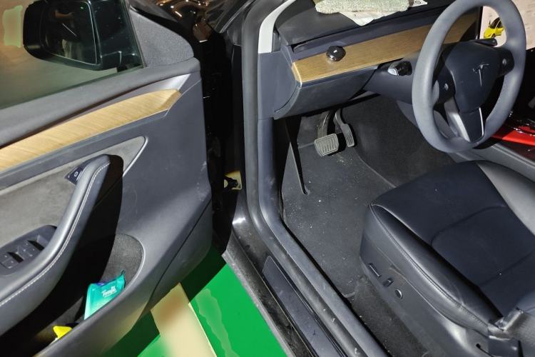 Used Tesla Model Y 2021 Long-Range All-Wheel-Drive Version Driver Seat