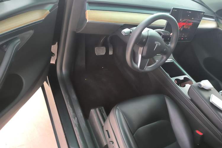 Used Tesla Model Y 2021 Revised Version 2 Long-Range All-Wheel-Drive Edition Driver Seat