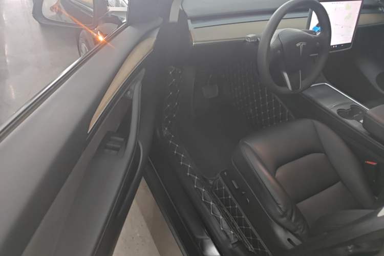 Used Tesla Model Y 2021 Standard Range Rear-Wheel Drive Version Driver Seat