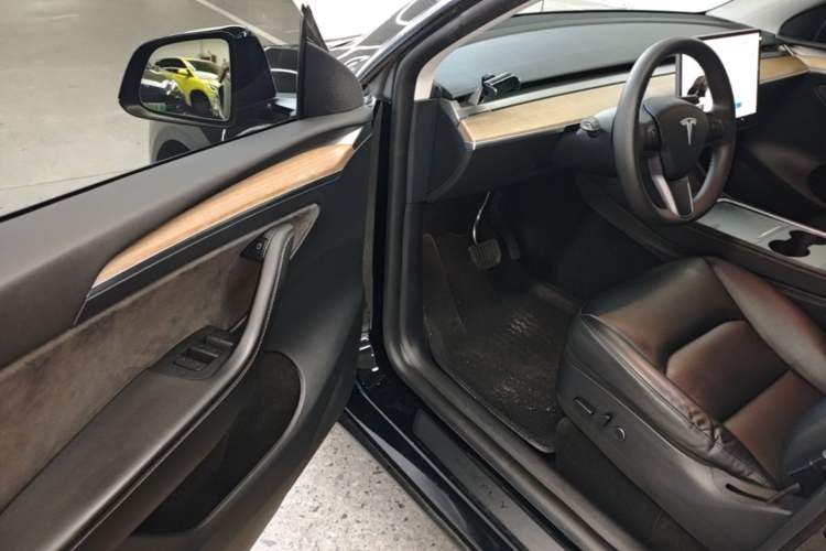 Used Tesla Model Y 2021 Standard Range Rear-Wheel Drive Version Driver Seat