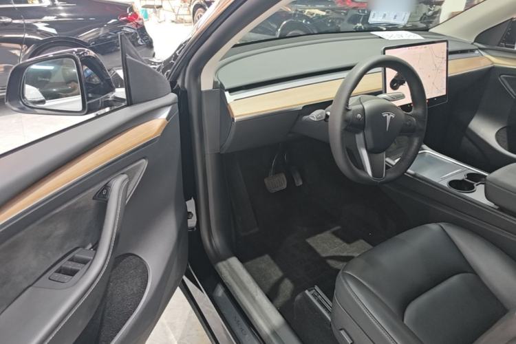 Used Tesla Model Y 2021 Standard Range Rear-Wheel Drive Version Driver Seat