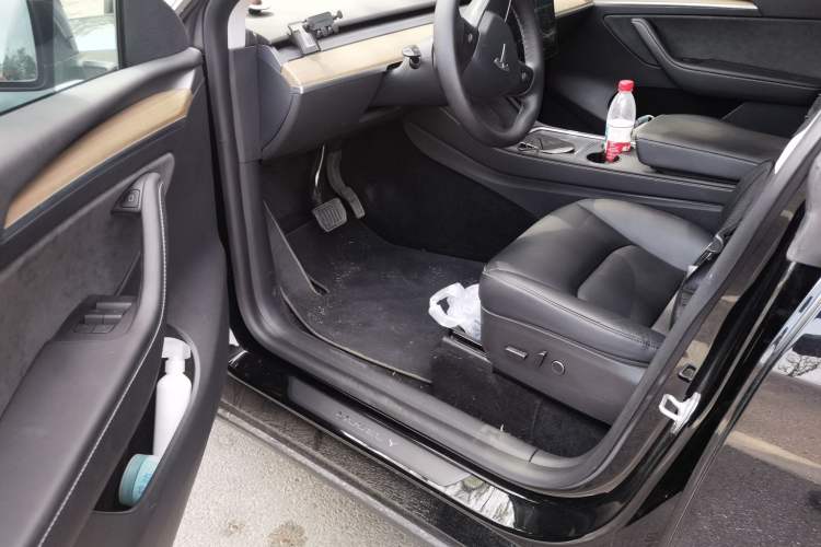 Used Tesla Model Y 2021 Standard Range Rear-Wheel Drive Version Driver Seat