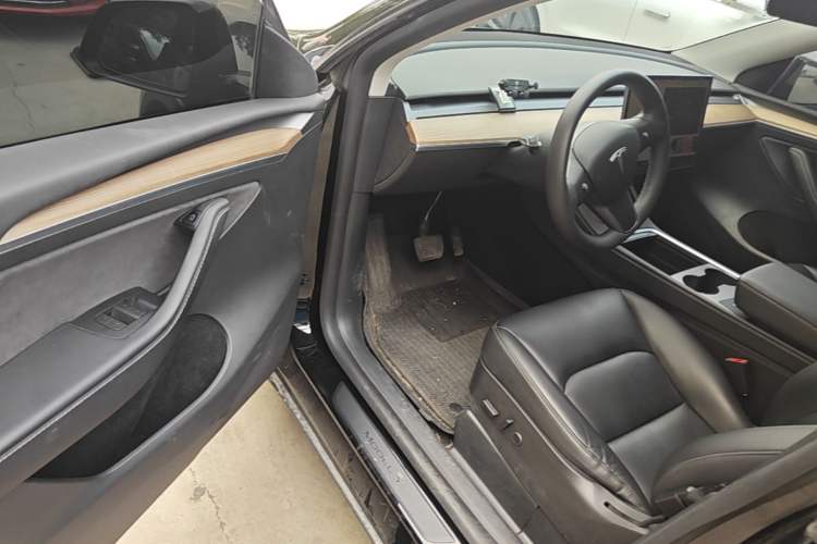 Used Tesla Model Y 2021 Standard Range Rear-Wheel Drive Version Driver Seat