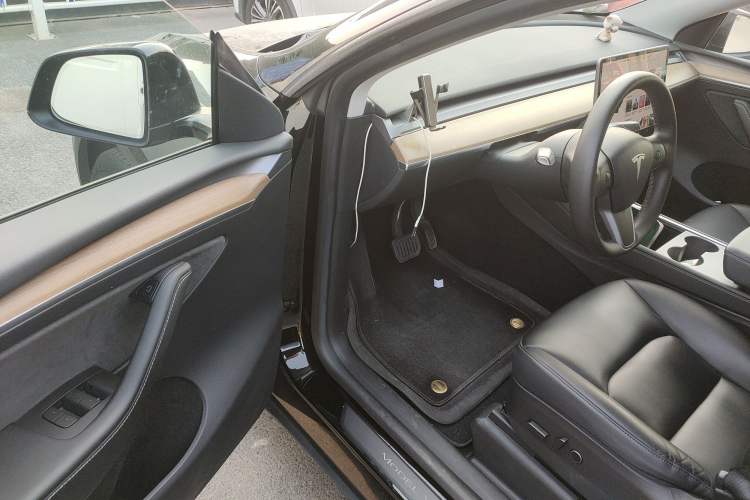 Used Tesla Model Y 2021 Standard Range Rear-Wheel Drive Version Driver Seat