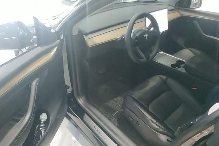 Used Tesla Model Y 2021 Standard Range Rear-Wheel Drive Version Driver Seat