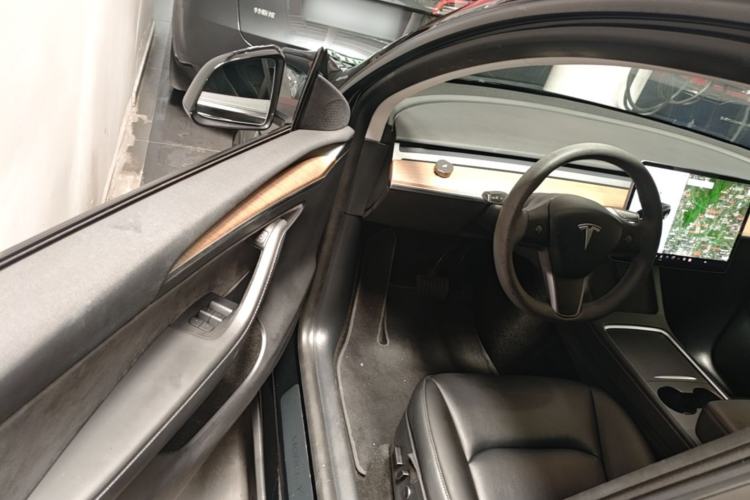 Used Tesla Model Y 2021 Long-Range All-Wheel-Drive Version Driver Seat