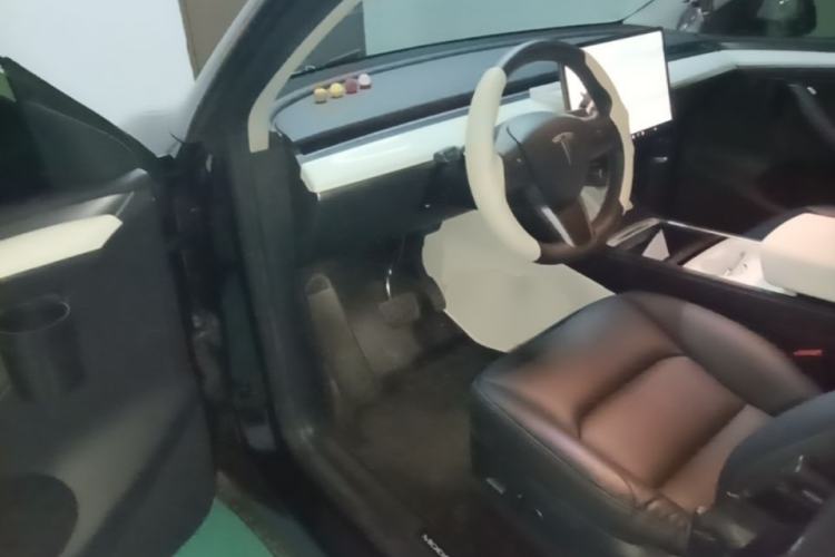 Used Tesla Model Y 2021 Standard Range Rear-Wheel Drive Version Driver Seat
