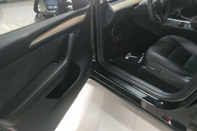 Used Tesla Model Y 2021 Standard Range Rear-Wheel Drive Version Driver Seat