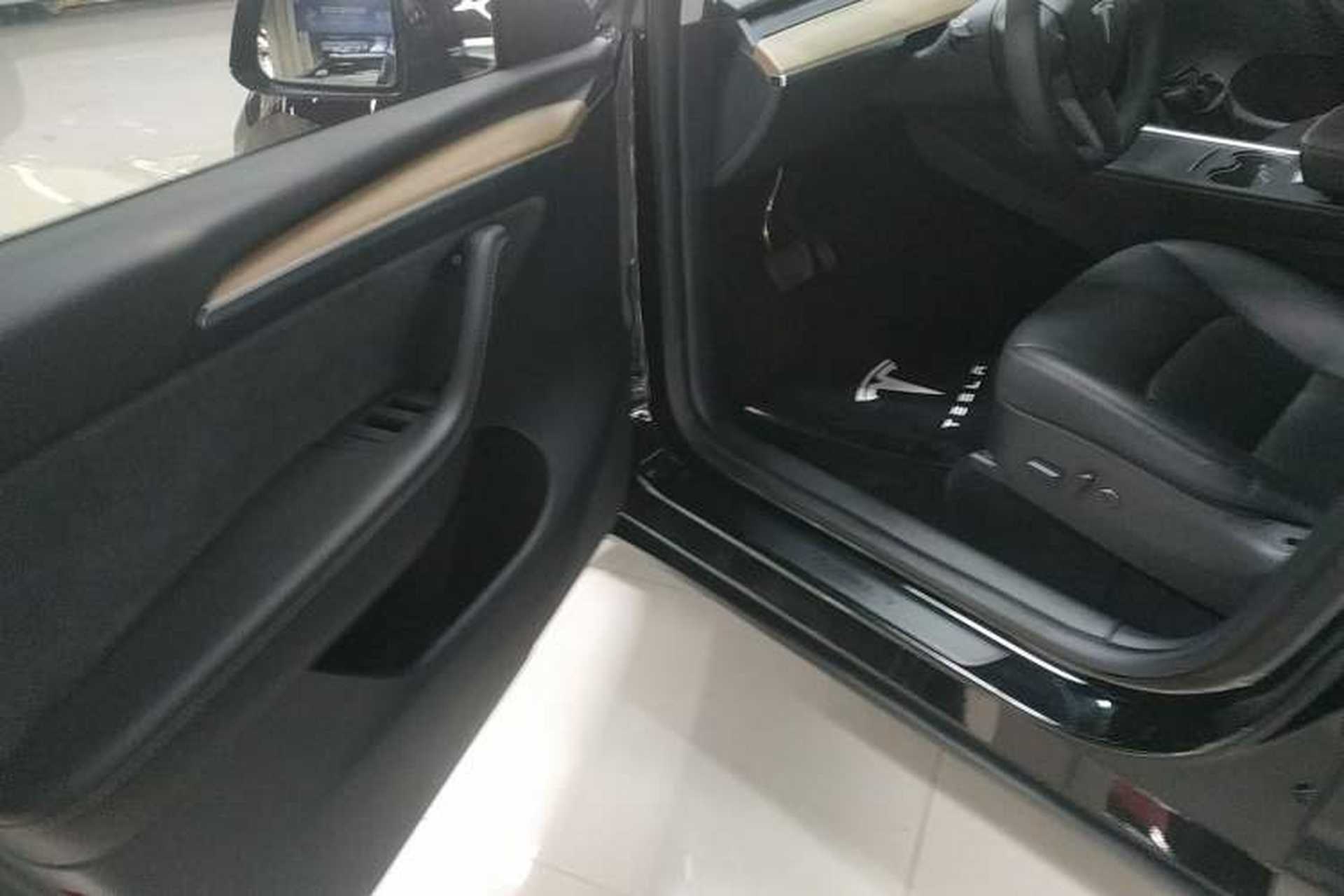 Used Tesla Model Y 2021 Standard Range Rear-Wheel Drive Version Driver Seat