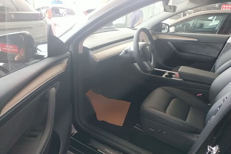 Used Tesla Model Y 2021 Standard Range Rear-Wheel Drive Version Driver Seat
