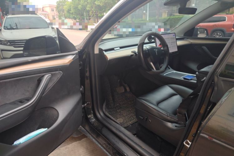 Used Tesla Model Y 2021 Long-Range All-Wheel-Drive Version Driver Seat