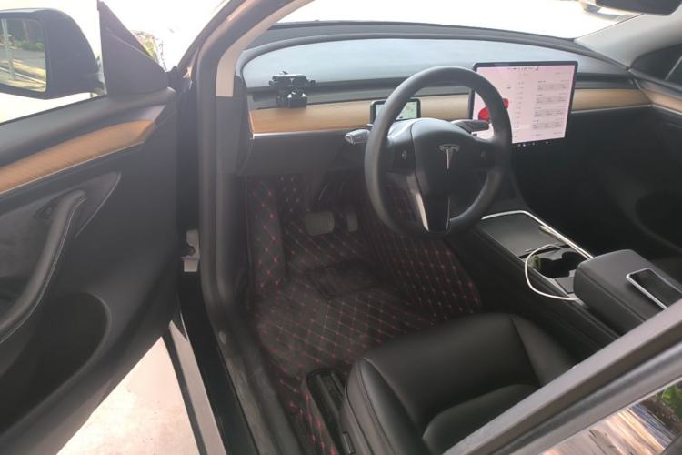 Used Tesla Model Y 2021 Long-Range All-Wheel-Drive Version Driver Seat