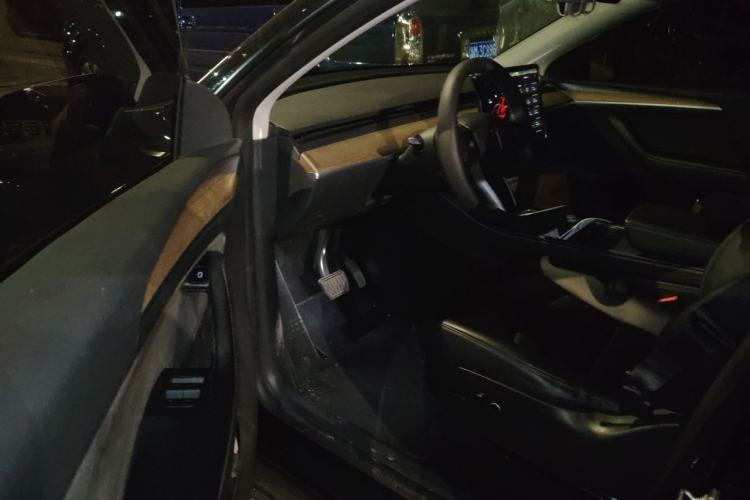 Used Tesla Model Y 2021 Standard Range Rear-Wheel Drive Version Driver Seat