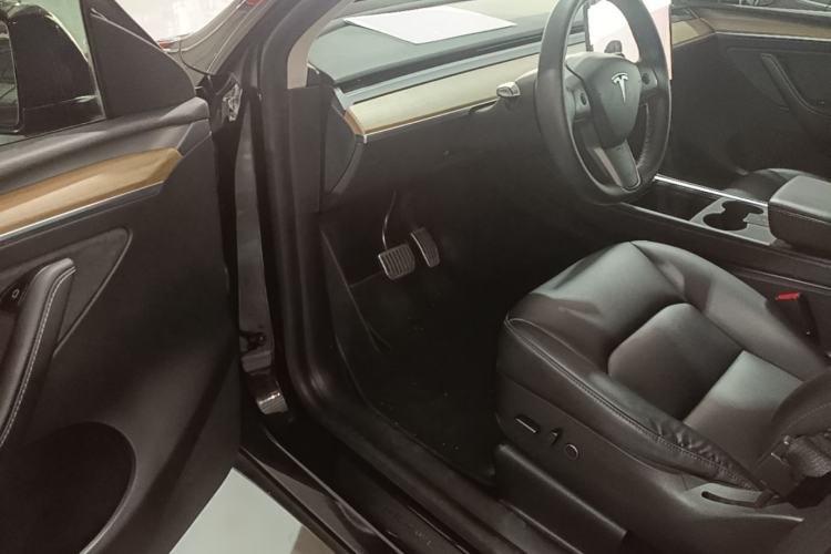 Used Tesla Model Y 2021 Standard Range Rear-Wheel Drive Version Driver Seat