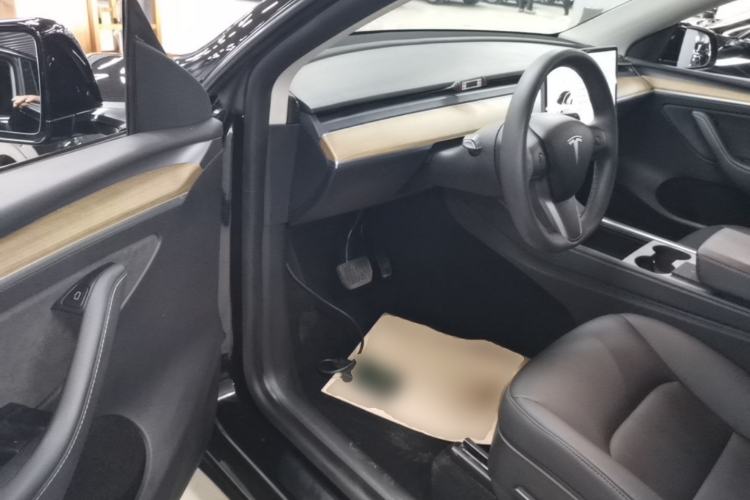 Used Tesla Model Y 2021 Long-Range All-Wheel-Drive Version 3D7 Driver Seat
